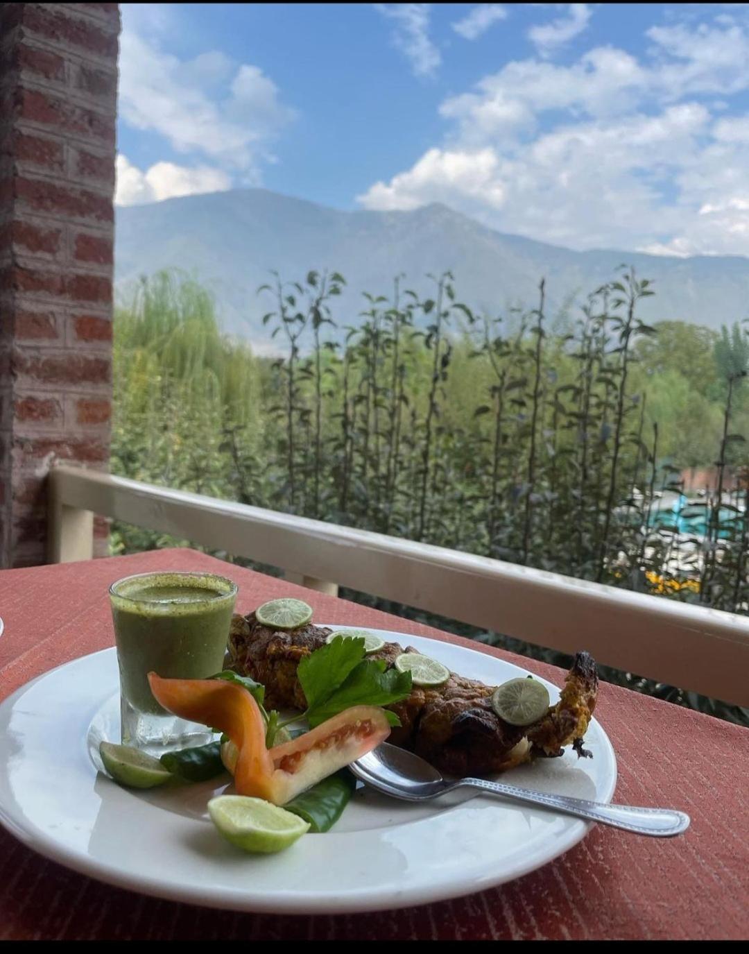 The Orchard Retreat & Spa Srīnagar Extérieur photo