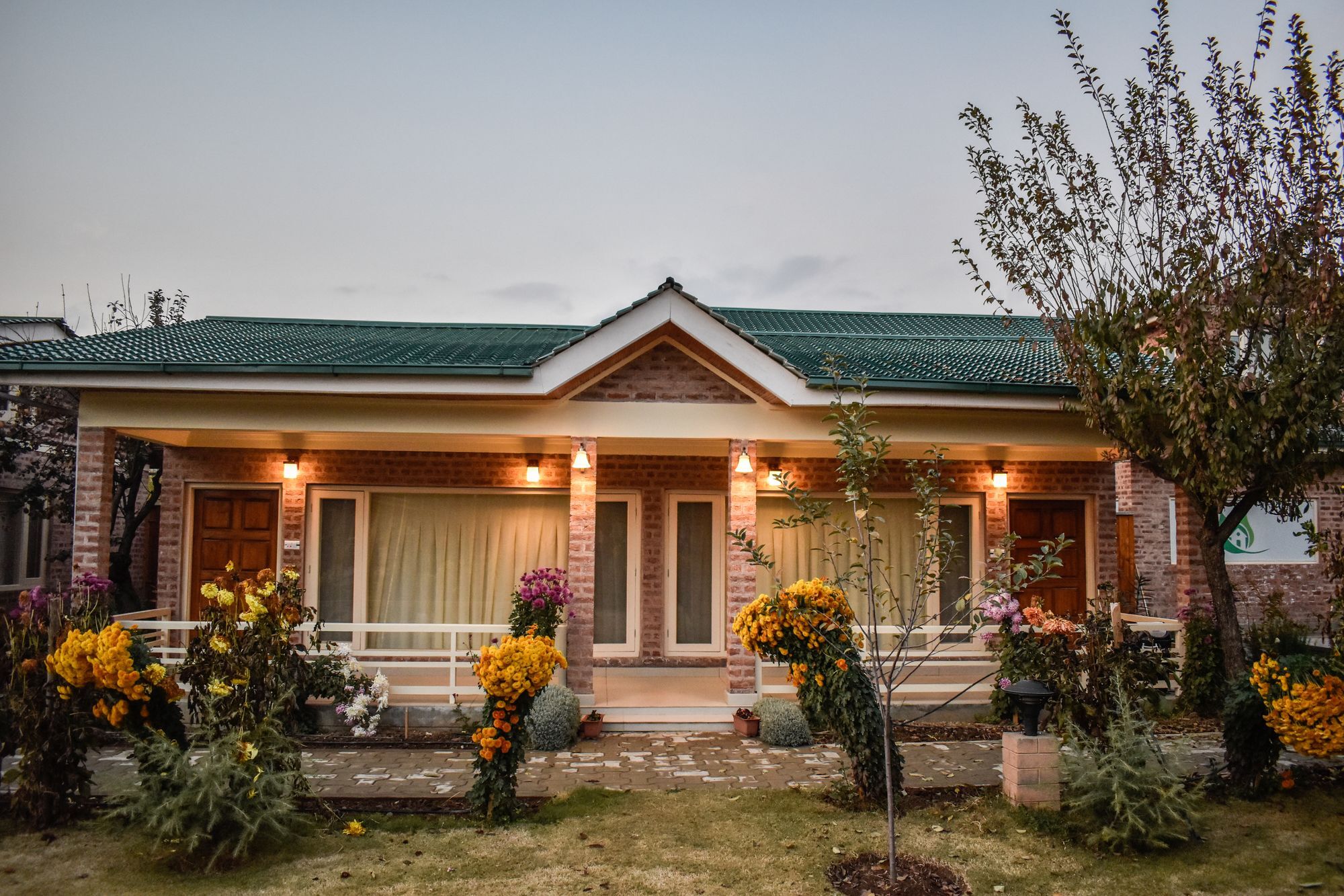 The Orchard Retreat & Spa Srīnagar Extérieur photo